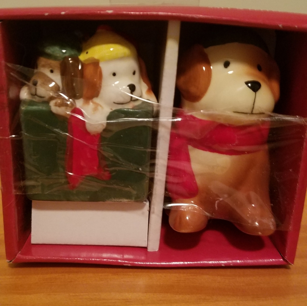 Pfaltzgraff "Puppy & Present" salt and pepper